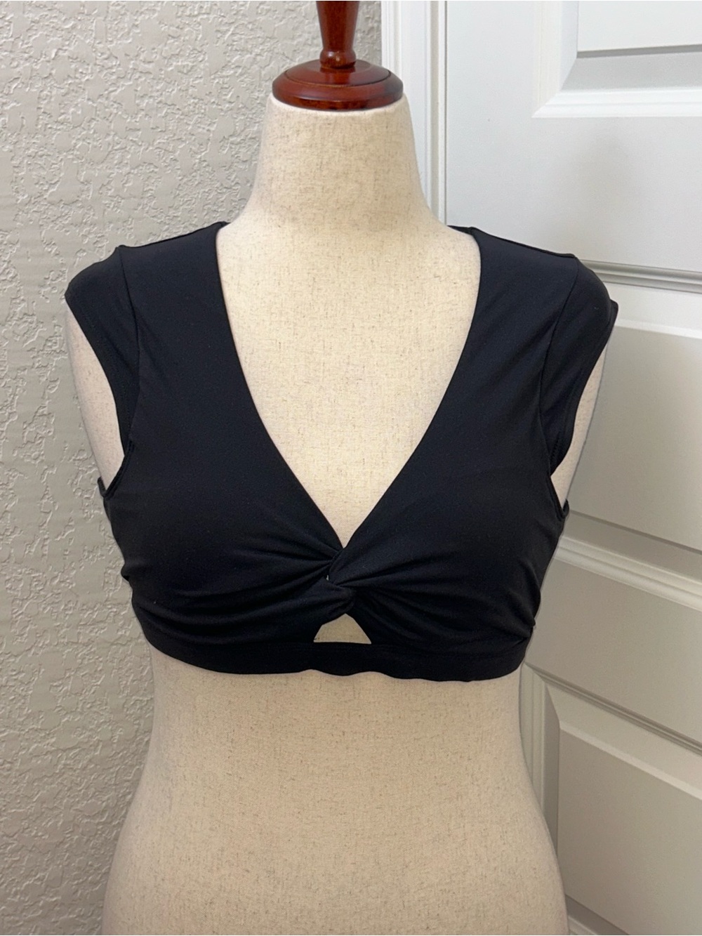 Fabletics Sahana Twist Front Sports Bra